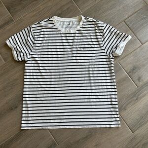 ***3 for $15*** Men’s black and white H&M t-shirt